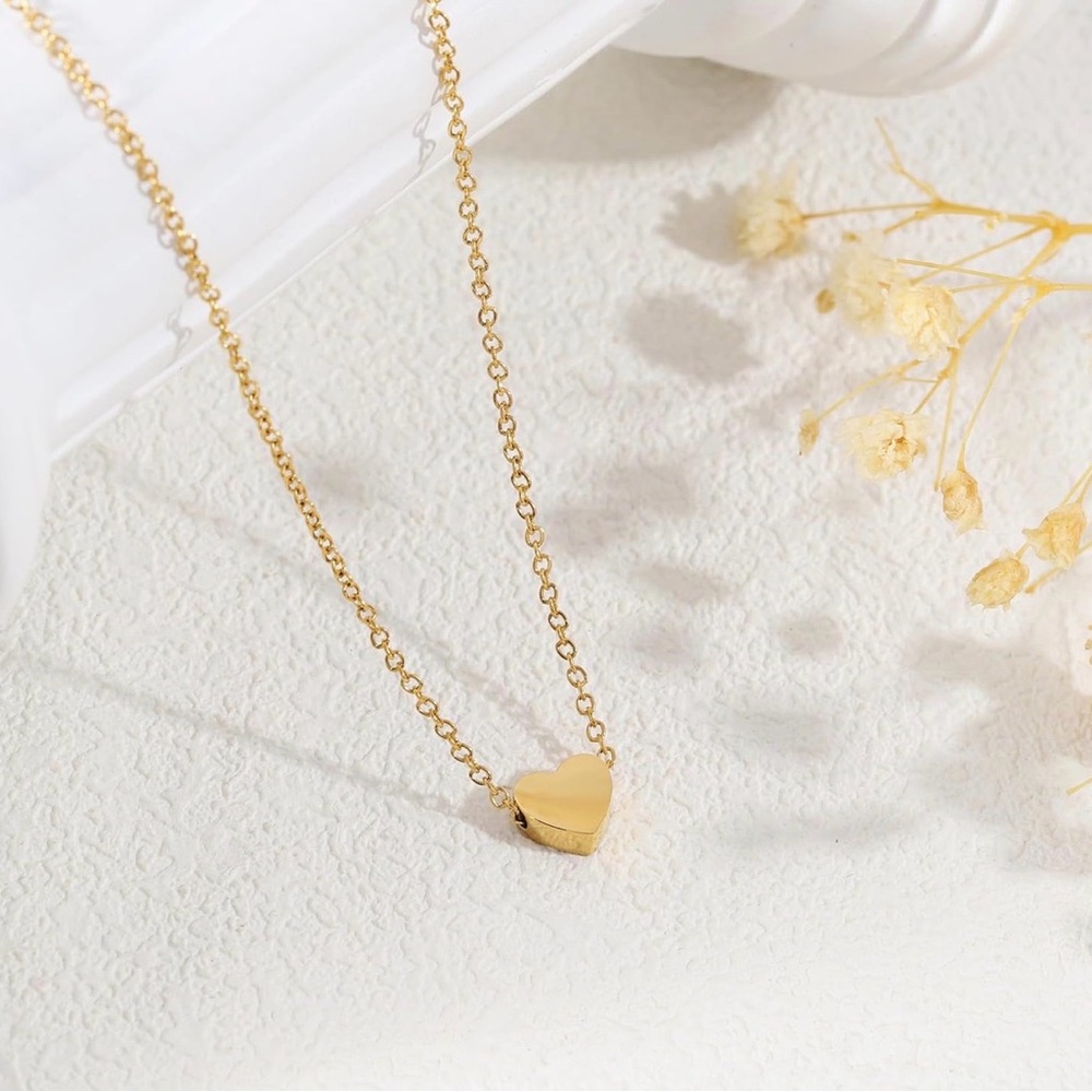 Gold Heart Pendant Necklace